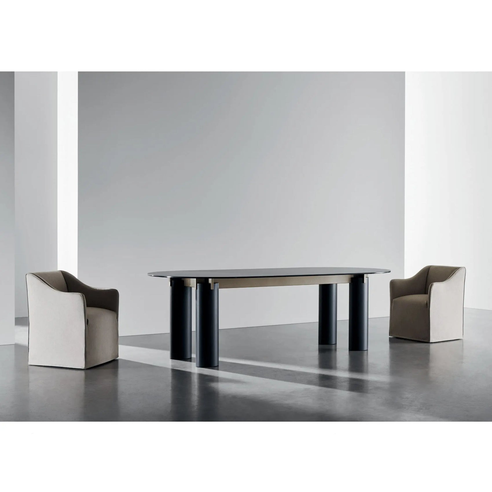 Gervasoni Daen 34 Oval Table with 2 armchairs. Tables USA. 