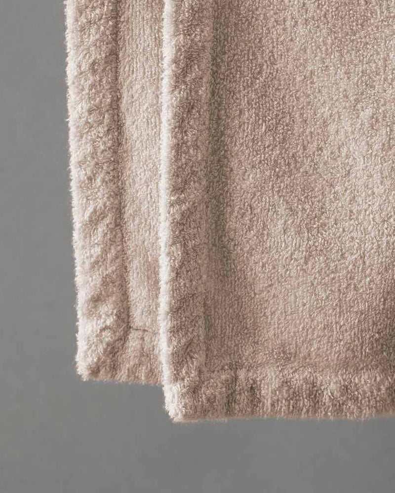 JANGEORGe Interiors & Furniture Society Limonta Linge Bath Towel Verbena